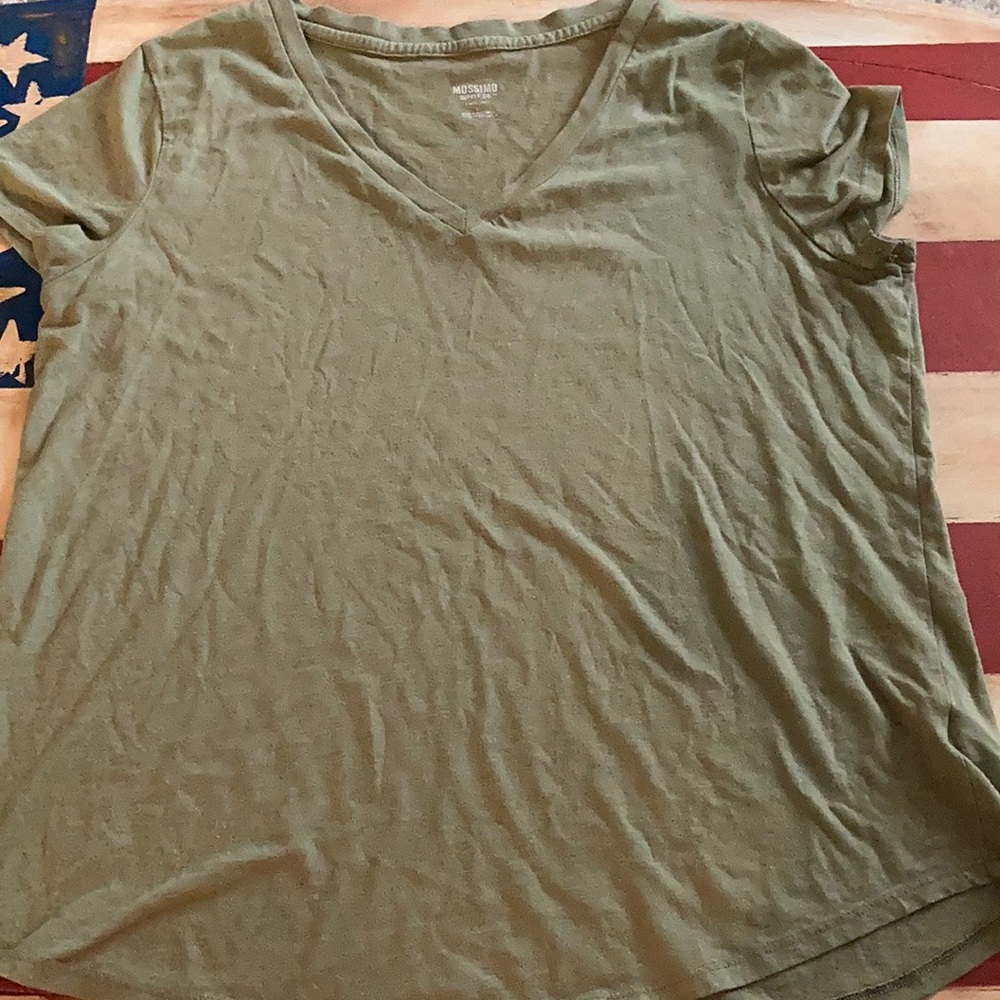 Mossimo T-Shirt